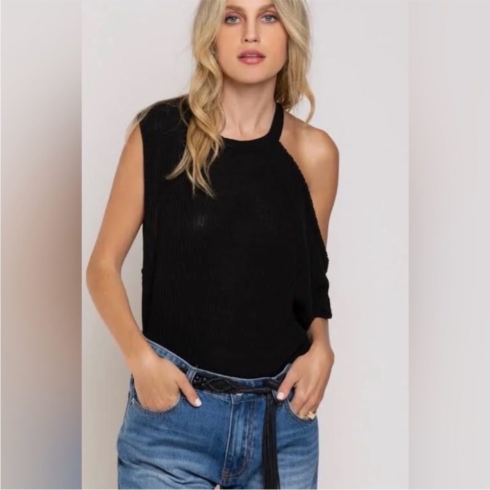 NWT POL Black Ribbed One Shoulder Top. Size Medium.